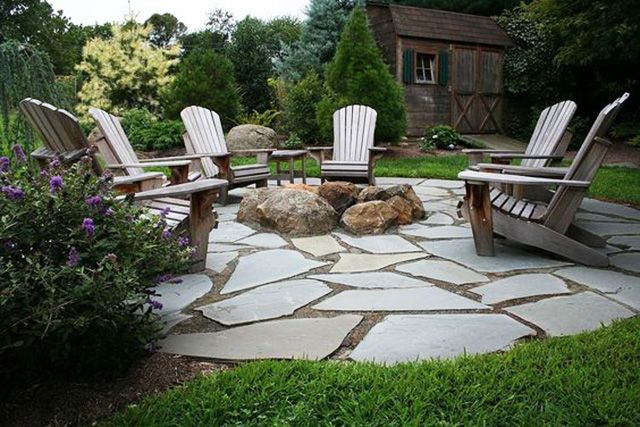 Natural Flagstone Patio &amp; Fire Pit
