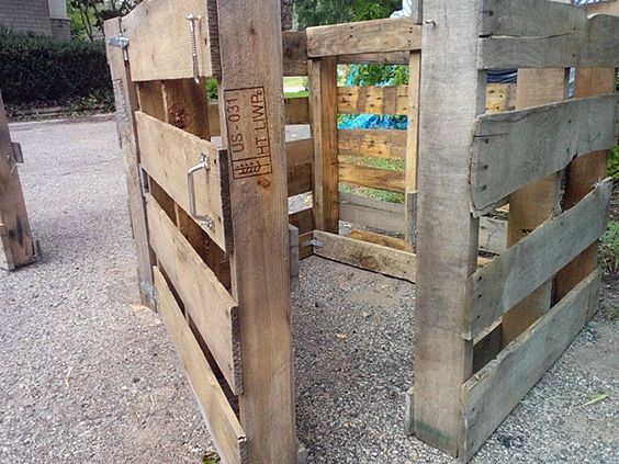 Hinged Pallet Composter