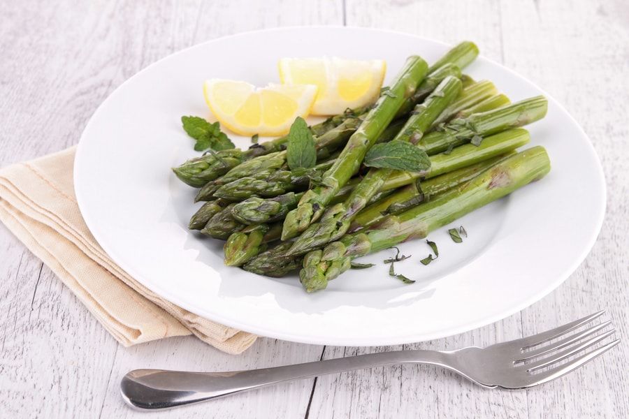 fresh asparagus with lemon and butter