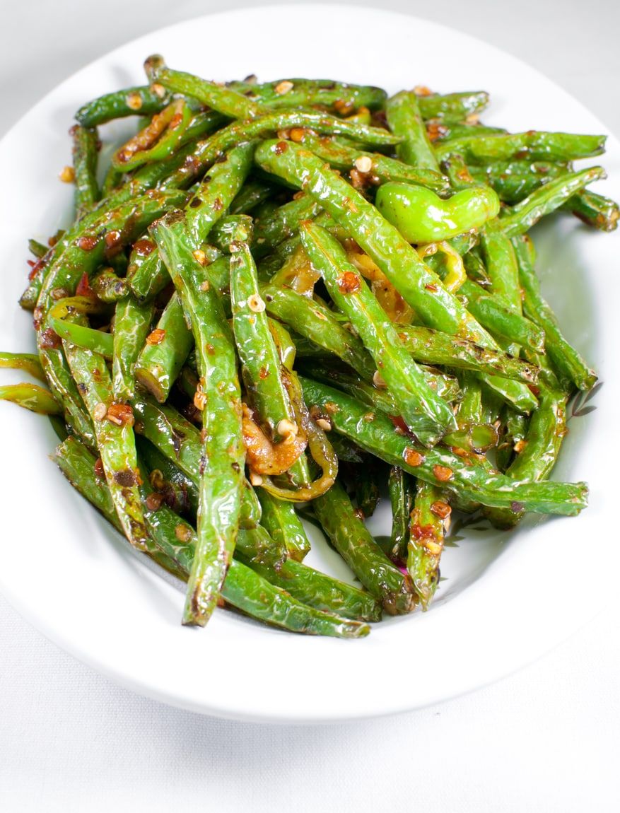 Green string beans with garlic and spices