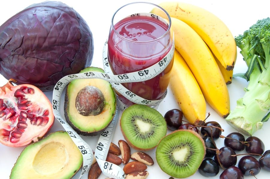 Fruits and vegetables with high nutritional value and a smoothie beverage