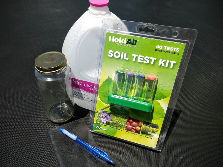 Set of materials for soil testing