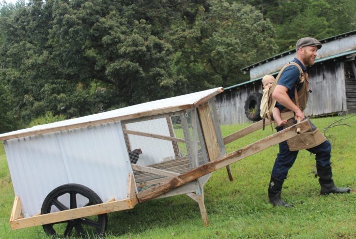 A mobile chicken house that one person can move (a lot) of chickens