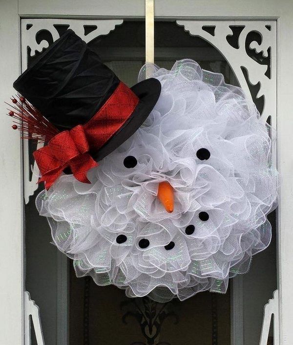 A snowman wreath made from tulle.