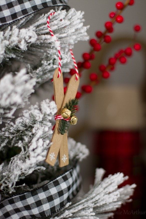 FLOCKED CHRISTMAS TREE NEEDLES CLOSEUP DETAIL OF FLOCKING