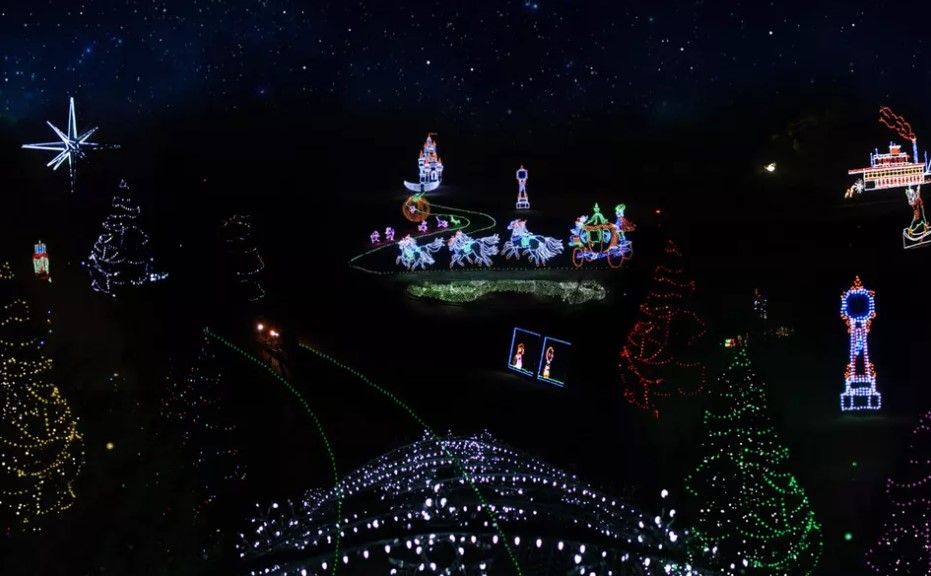 42 of the Best Christmas Light Displays in the United States