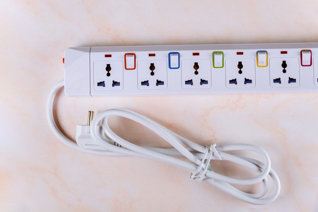 Extension lead power strip extension cord
