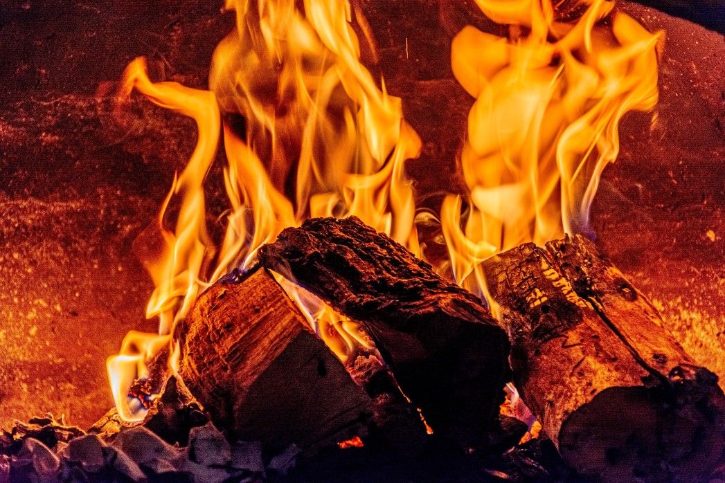 hot fire btu of firewood