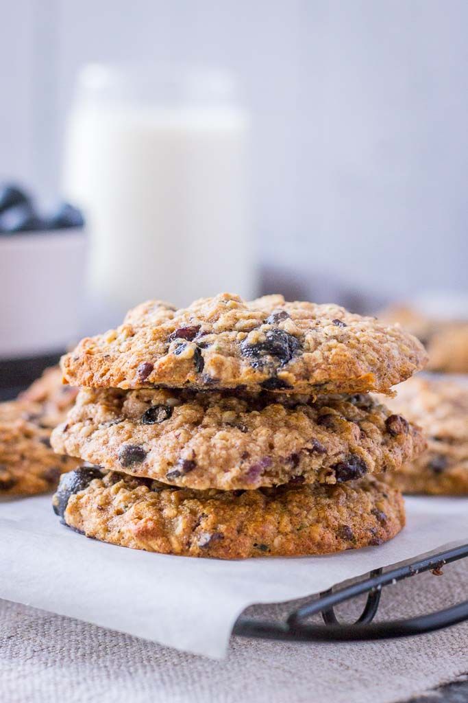 BLUEBERRY OATMEAL COOKIES