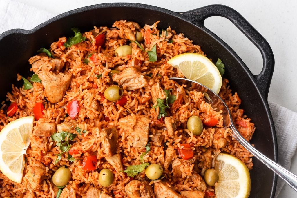 ONE POT SPANISH CHICKEN AND RICE