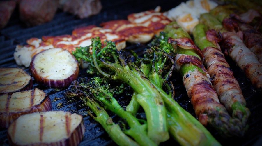 Broiled vegetables and meats