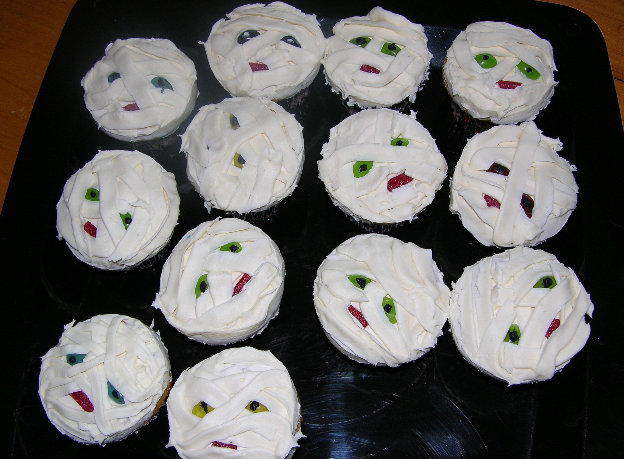 Mummy cupcakes