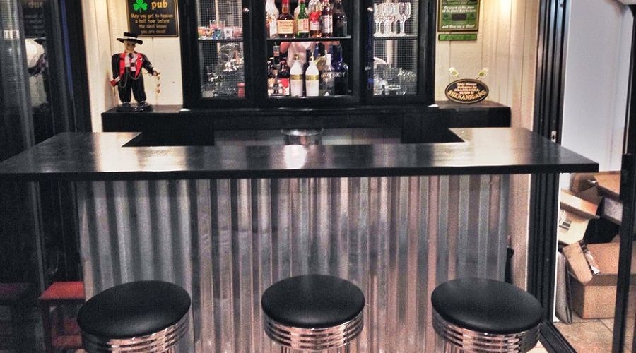 16 Brilliant Hot Tub Bar Ideas for Your Outdoor Spa