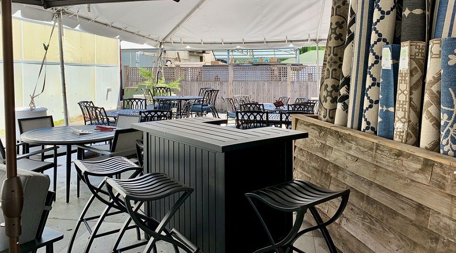 16 Brilliant Hot Tub Bar Ideas for Your Outdoor Spa