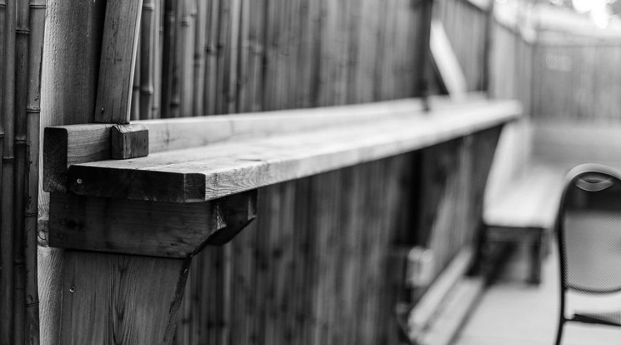 16 Brilliant Hot Tub Bar Ideas for Your Outdoor Spa