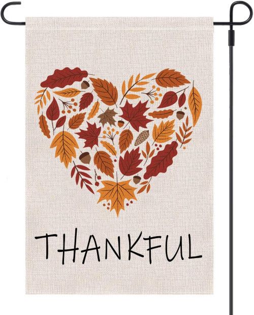 12 Charming Thanksgiving Decorations For Your Yard or Garden