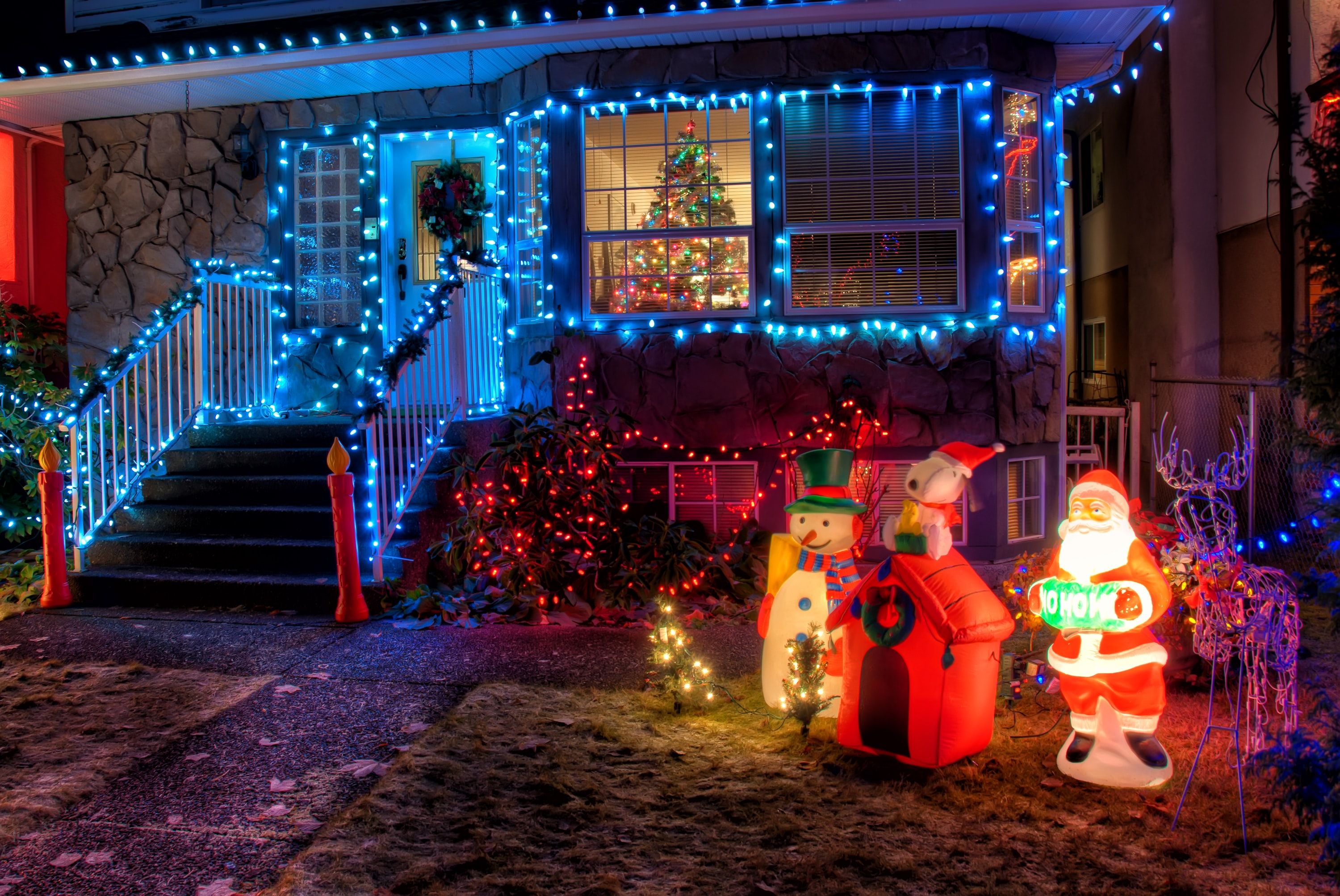 outdoor christmas lights and decorations