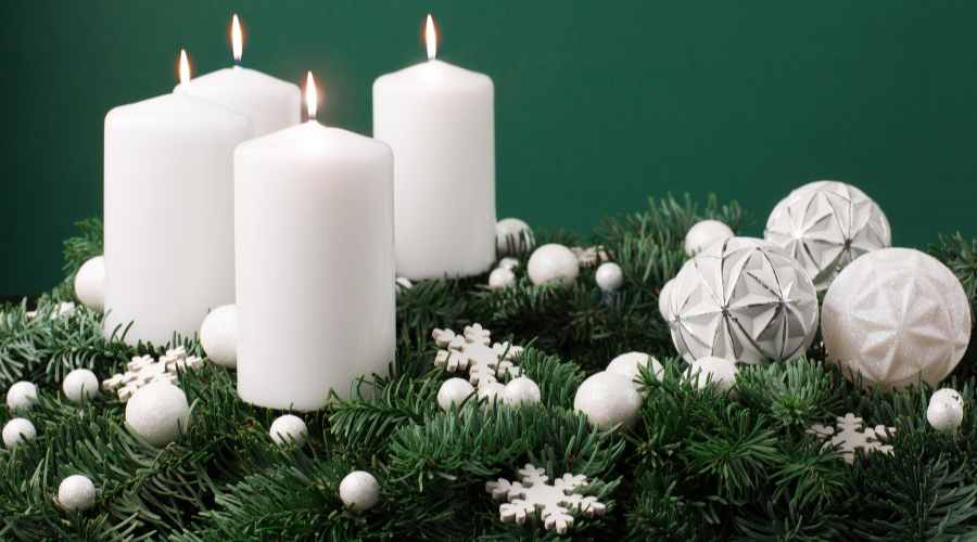 Modern Christmas Wreath with White Candles