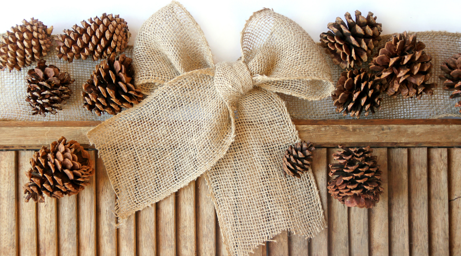 Burlap Christmas Bow and Pinecones
