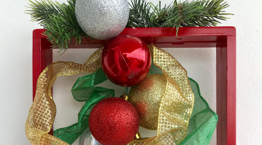 Christmas ornament frame