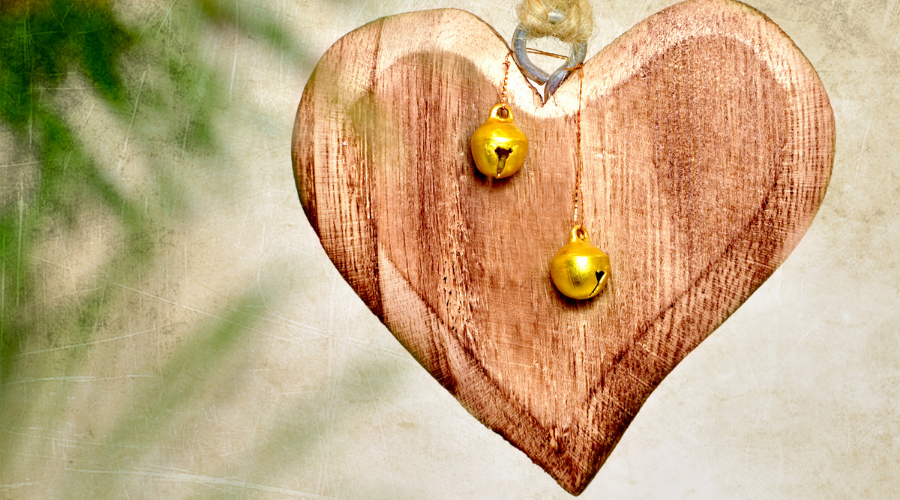 Christmas card: Wooden heart and jingle bells