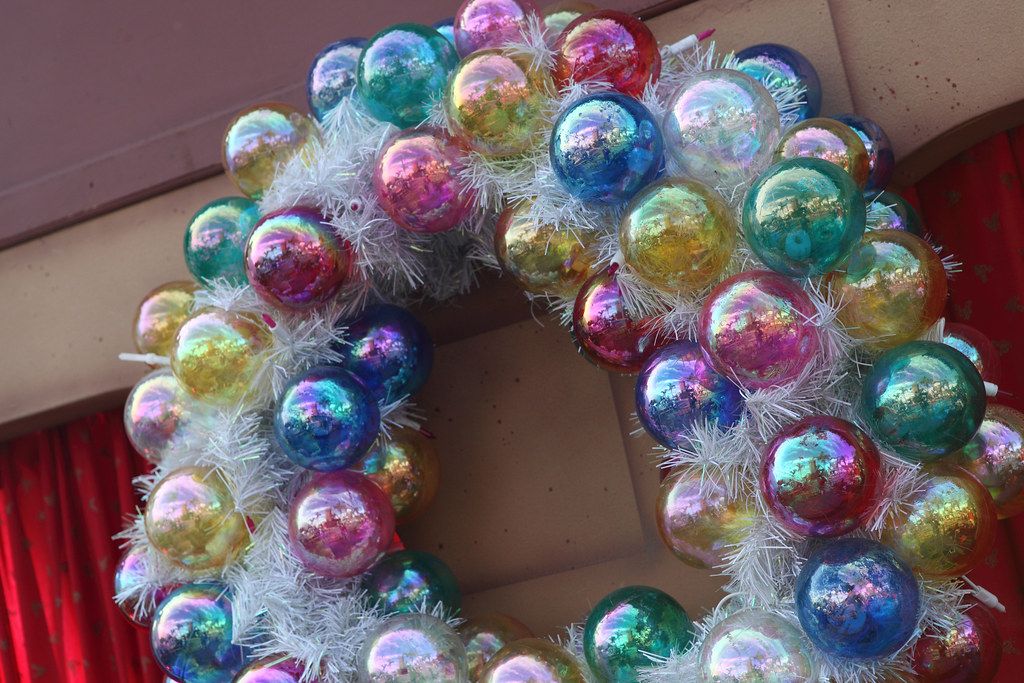 65 Fun & Creative Christmas Decorations Made From Pool Noodles