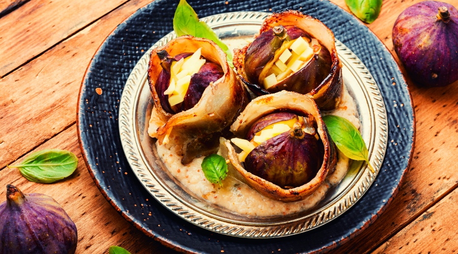 Figs Roasted in Bacon with Cheese