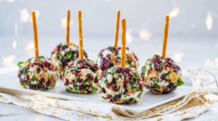 Christmas Cheese Ball Appetizers with Cranberries