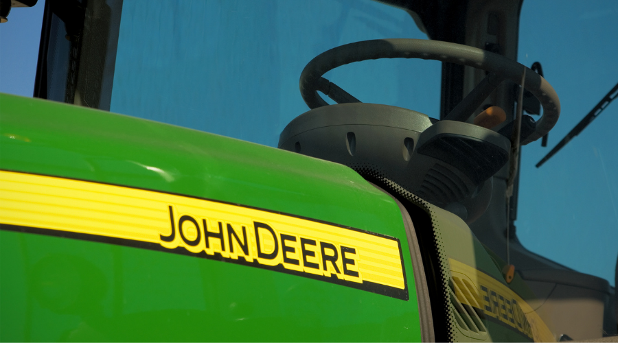John Deere tractor logo