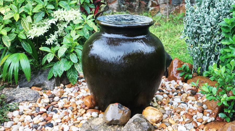 Traditional Black Pot Fountain
