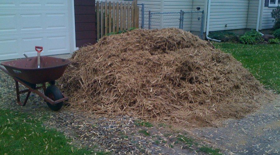 pile of mulch