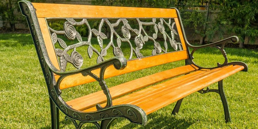wood and metal park bench