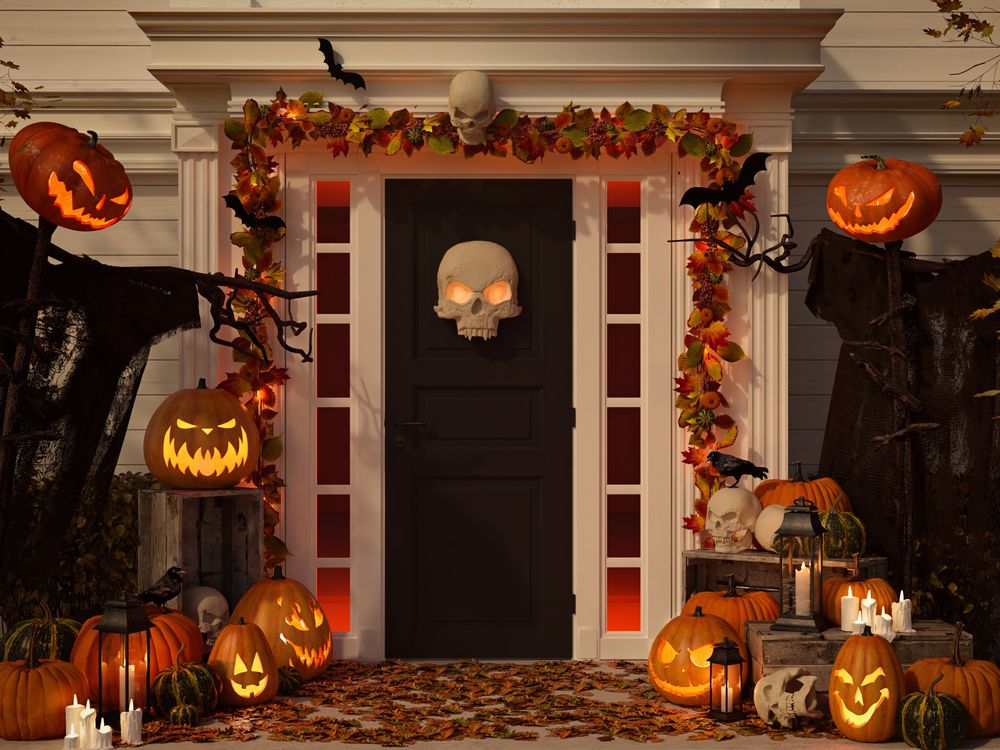 15 Front Porch Décor Ideas For Halloween