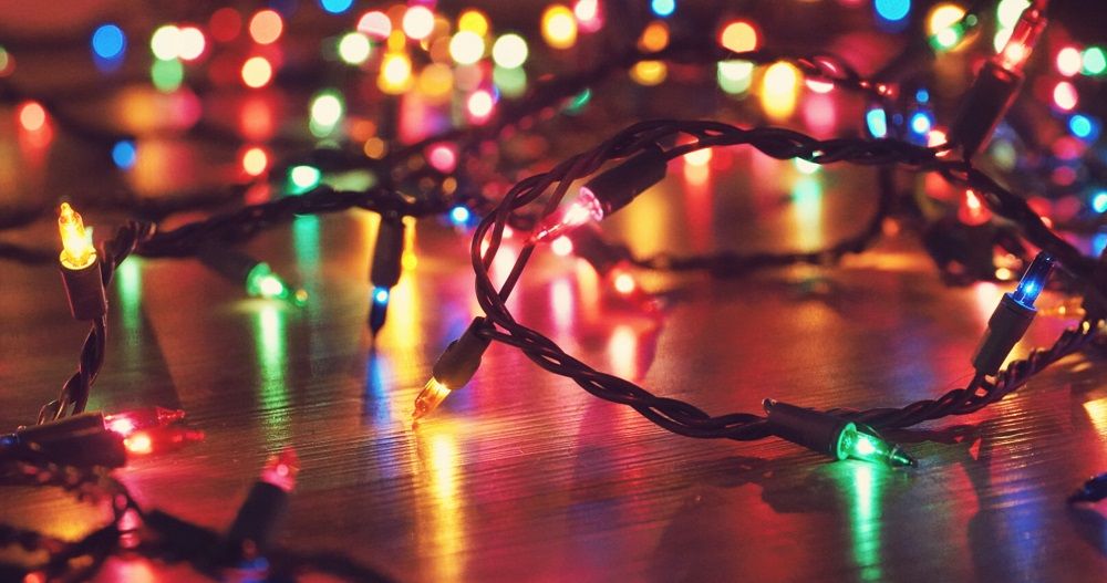 5 Simple Ways To Untangle Your Christmas Lights