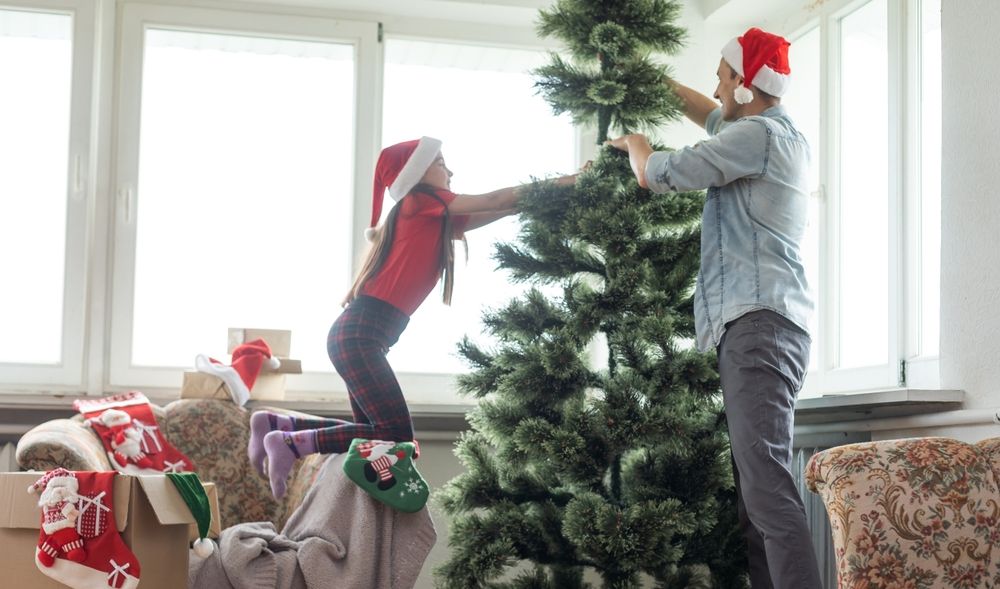 5 Ways to Dispose of Your Artificial Christmas Tree