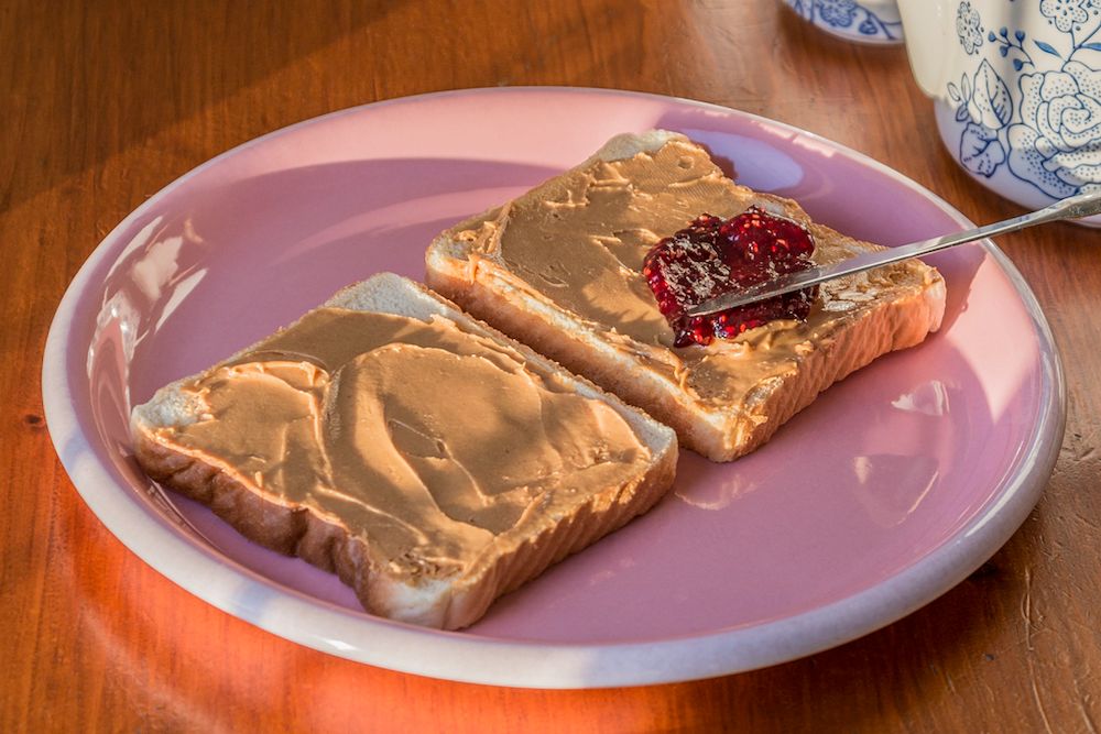 Peanut_butter_and_jelly_sandwich_(11120683916)