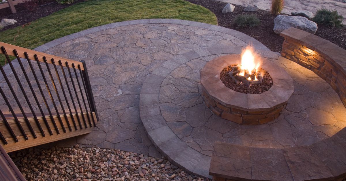6 Stone Fire Pit Ideas For Your Backyard