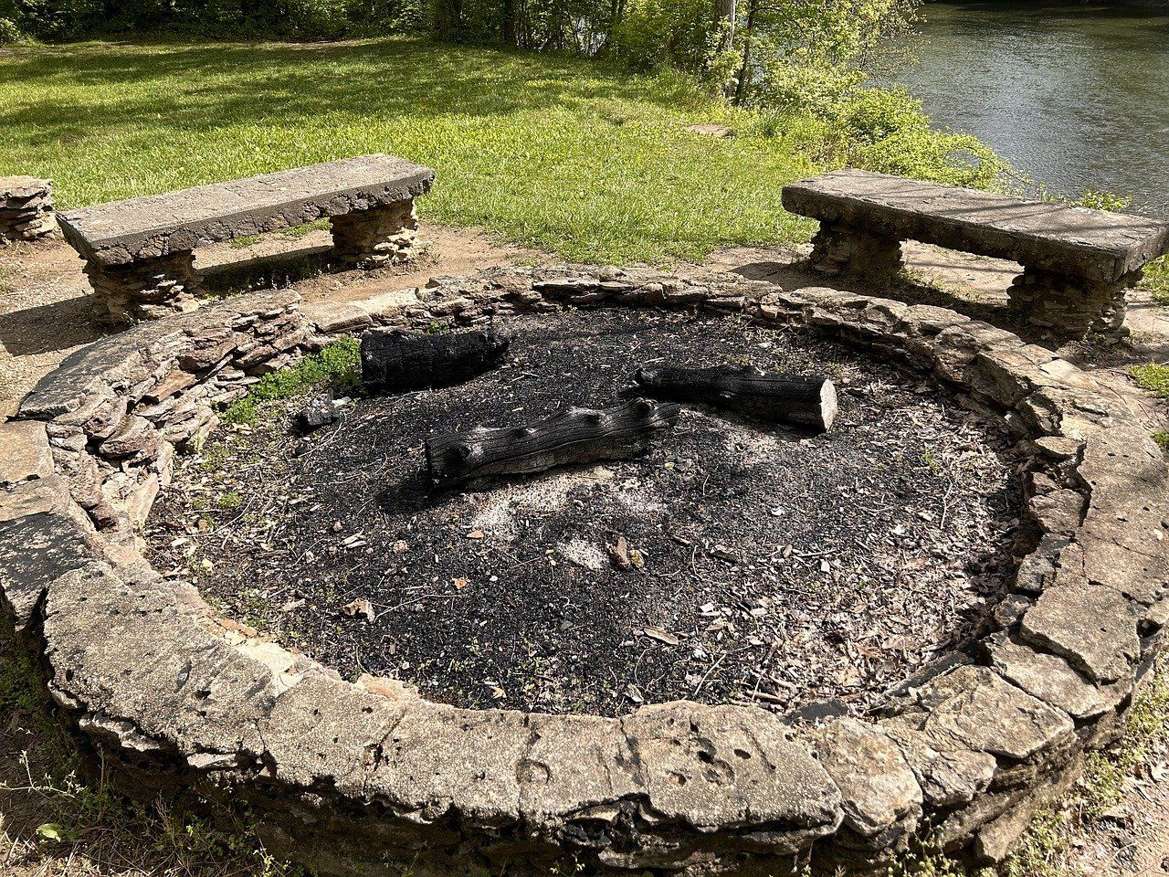 How to Properly Start a Fire in Your Fire Pit