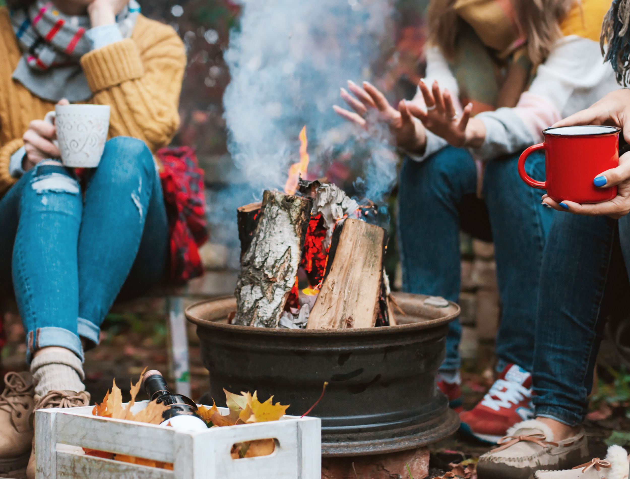 How to Host a Perfect Backyard Bonfire This Fall