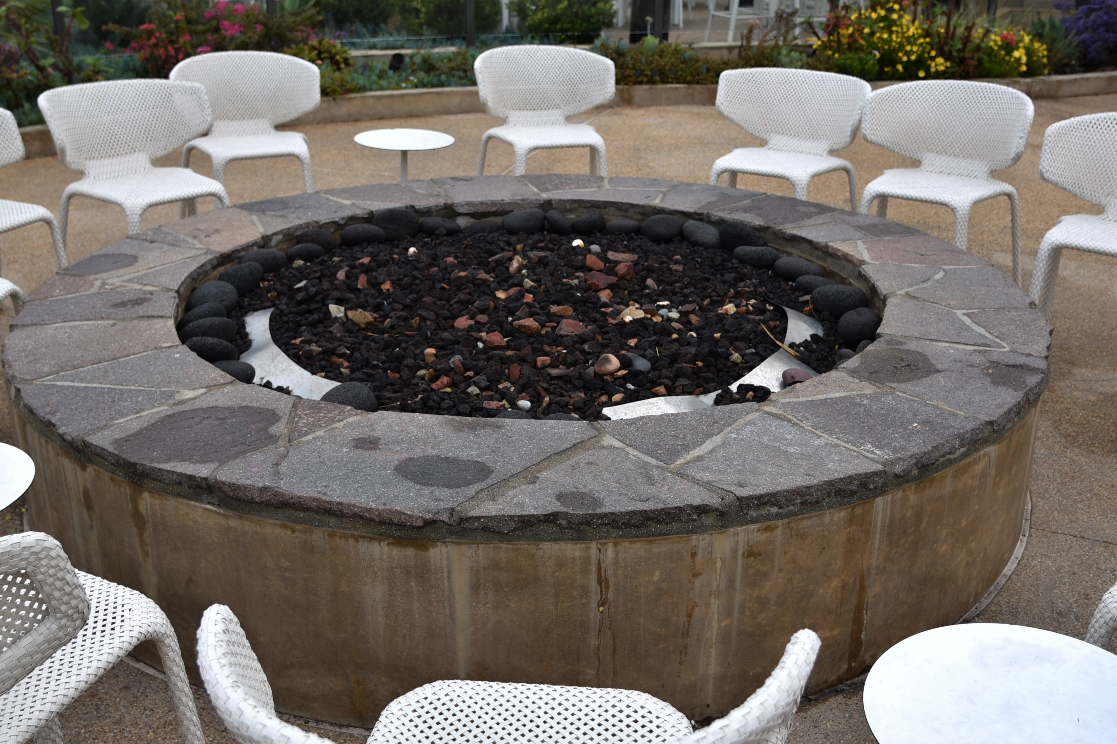 Circular fire pit online seating