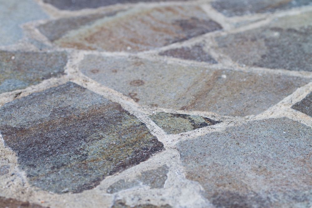 How to Lay a Flagstone Patio in 9 Steps
