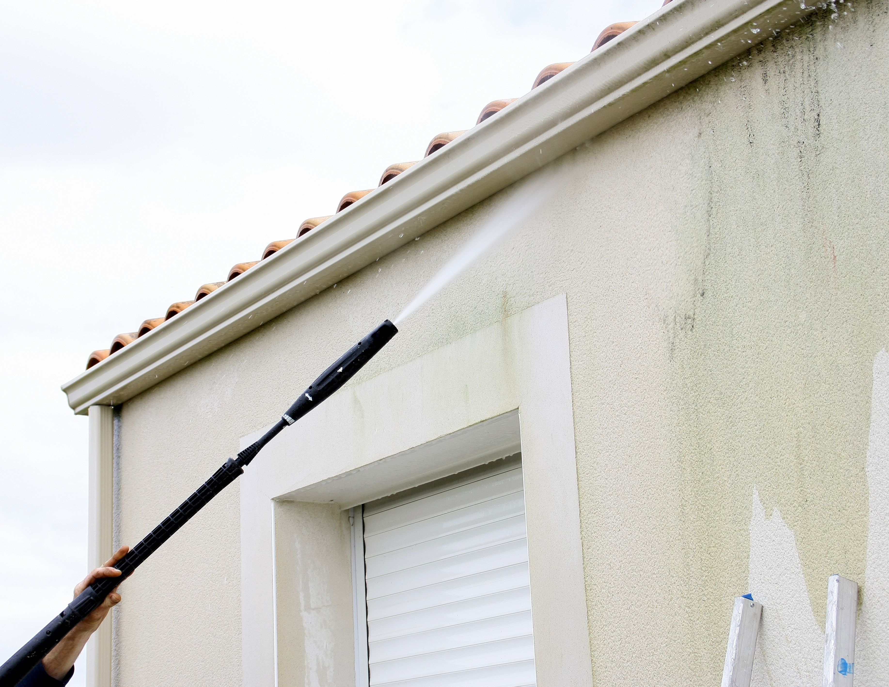 How to Power Wash Your Home's Exterior Before Painting