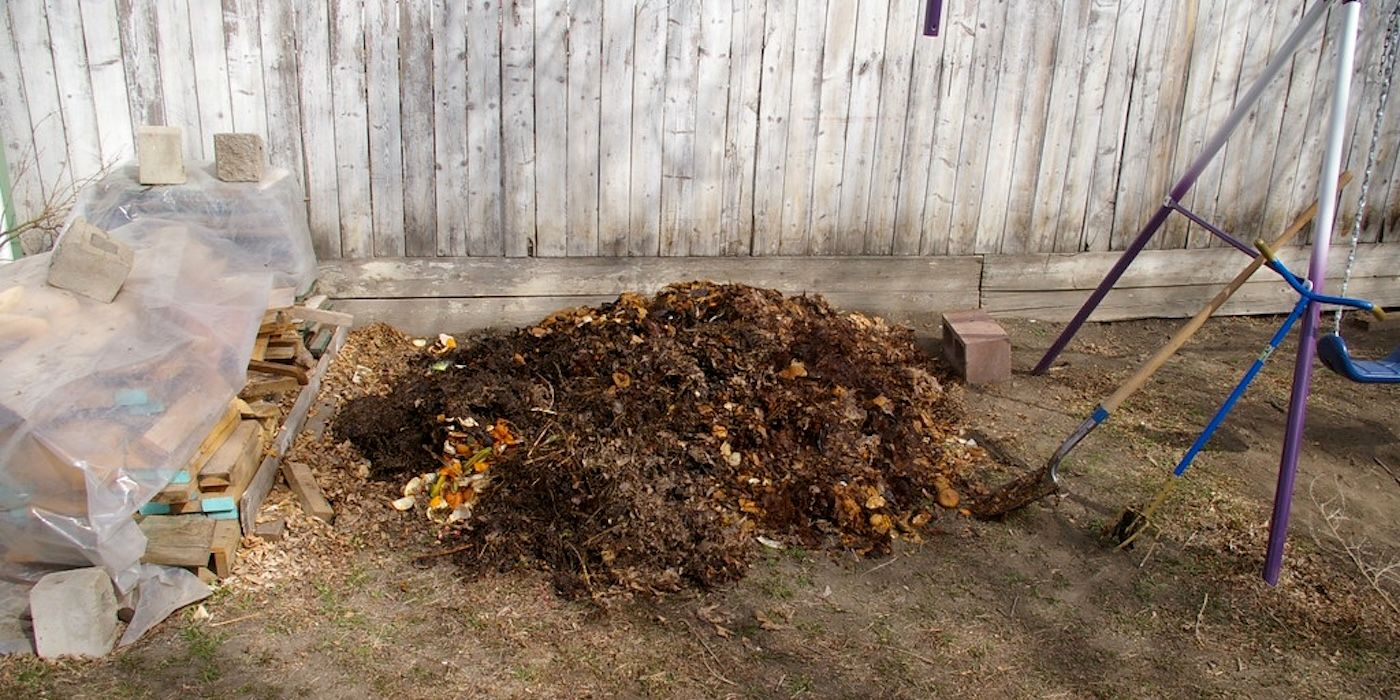 Constructing compost pile