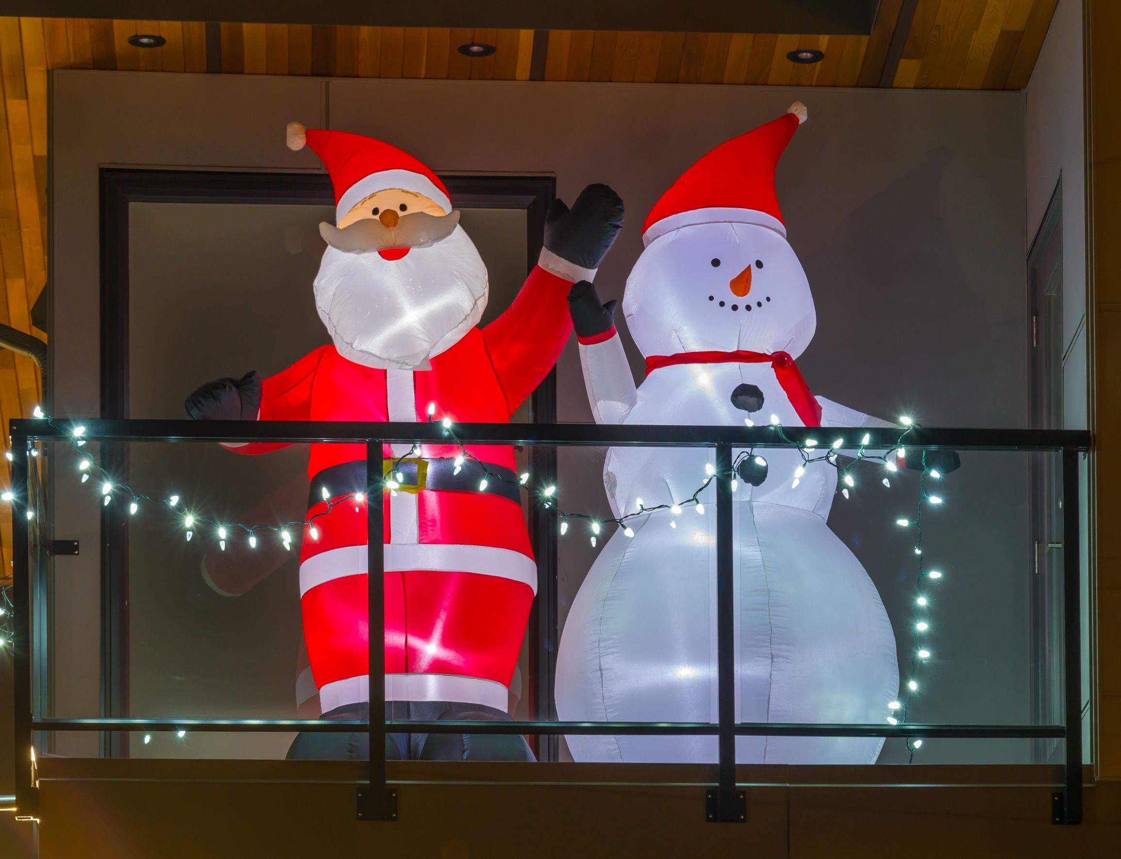 Festive Ways to Dress Up Your Balcony This Holiday Season