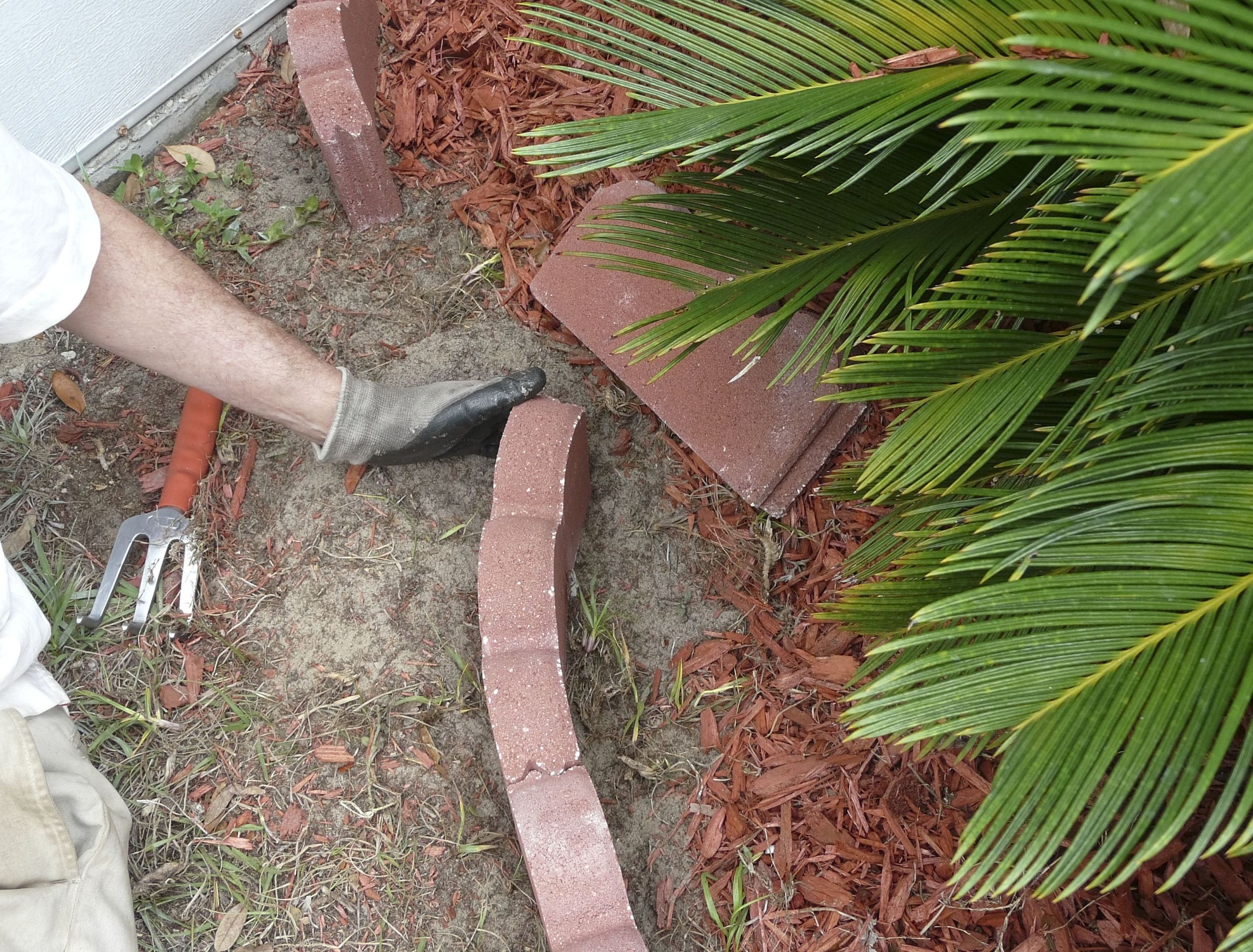 laying-brick-edging.jpg