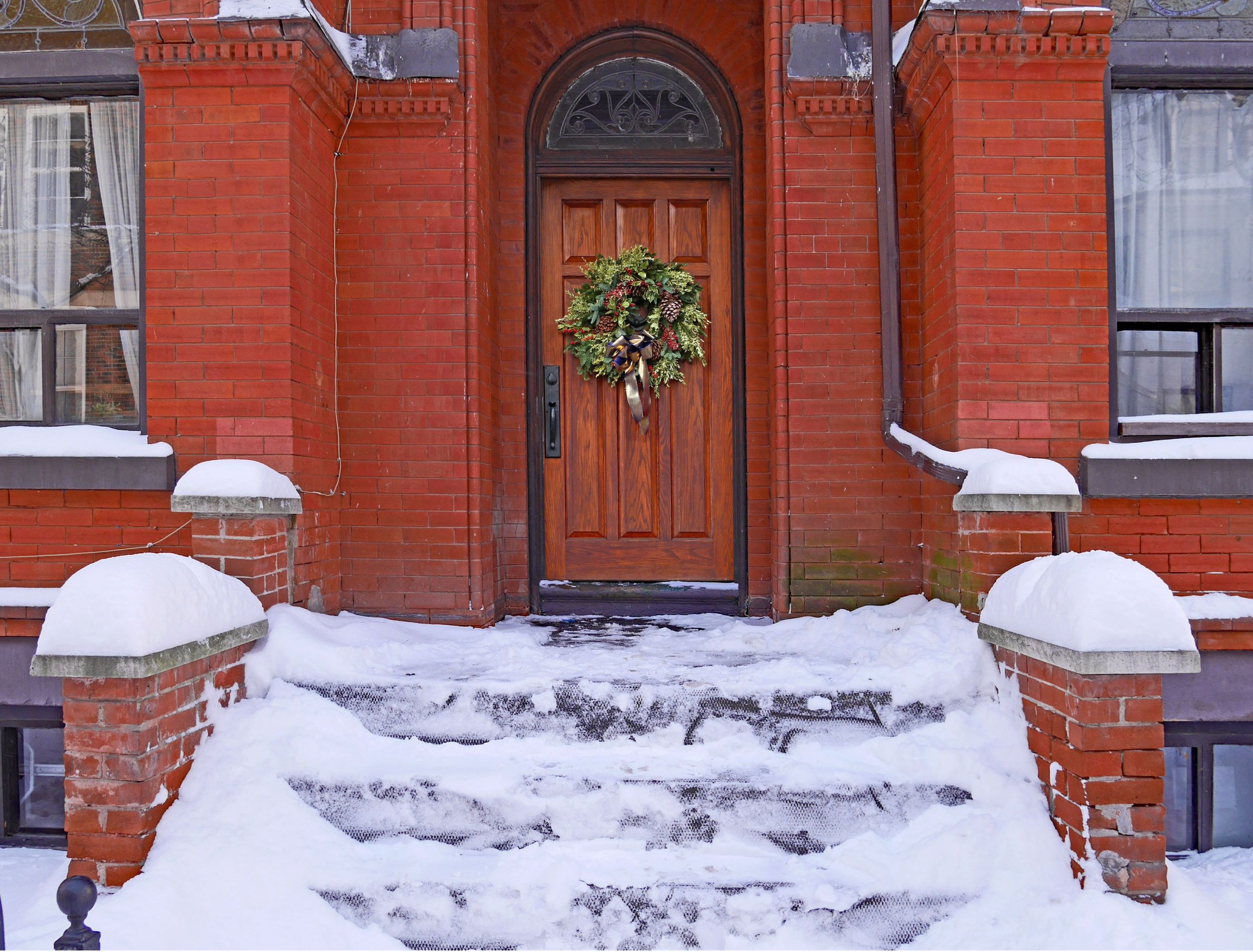 Breaking the Ice A StepbyStep Tutorial on Using Baking Soda to Melt Snow