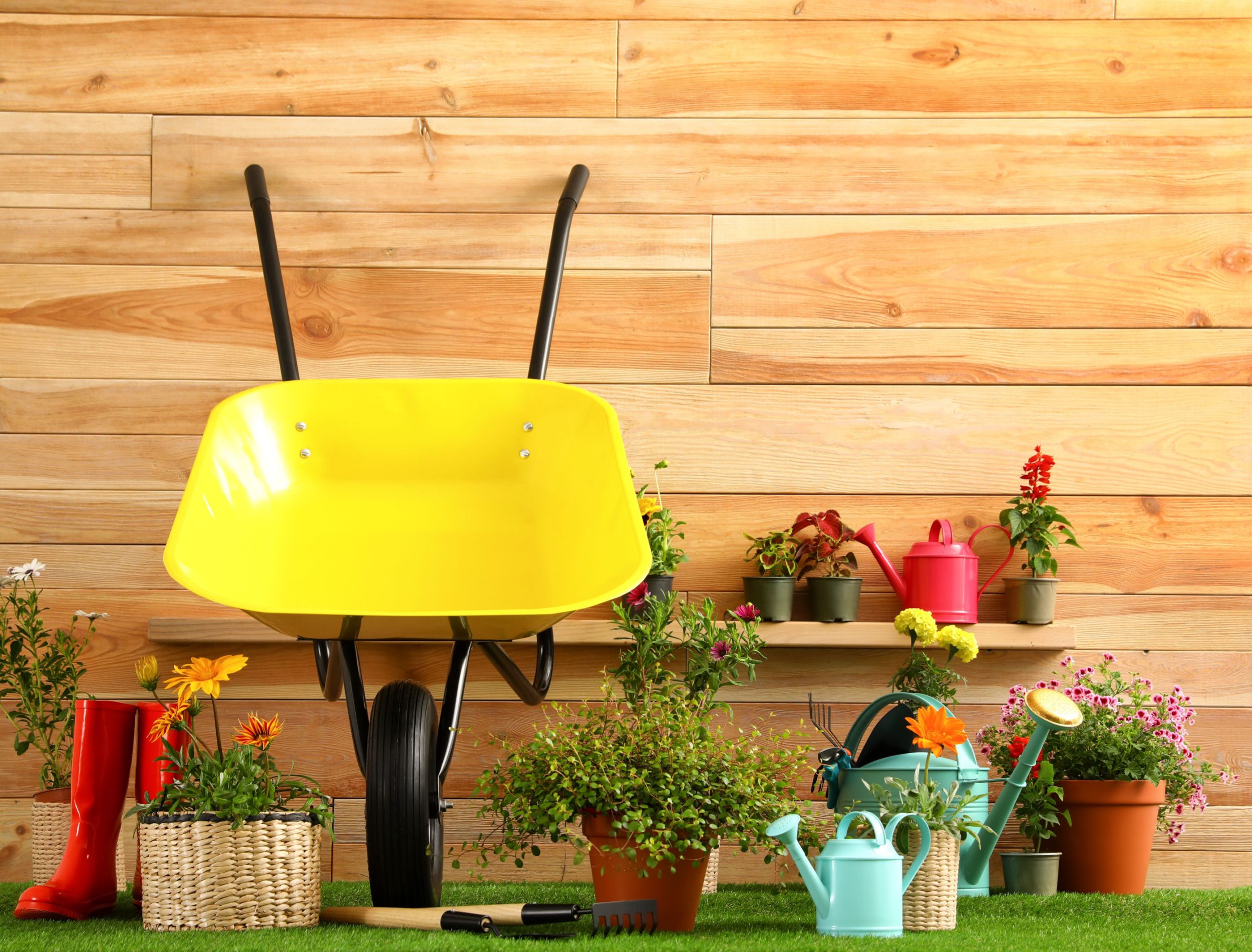 wheelbarrow-storage-diy-tricks