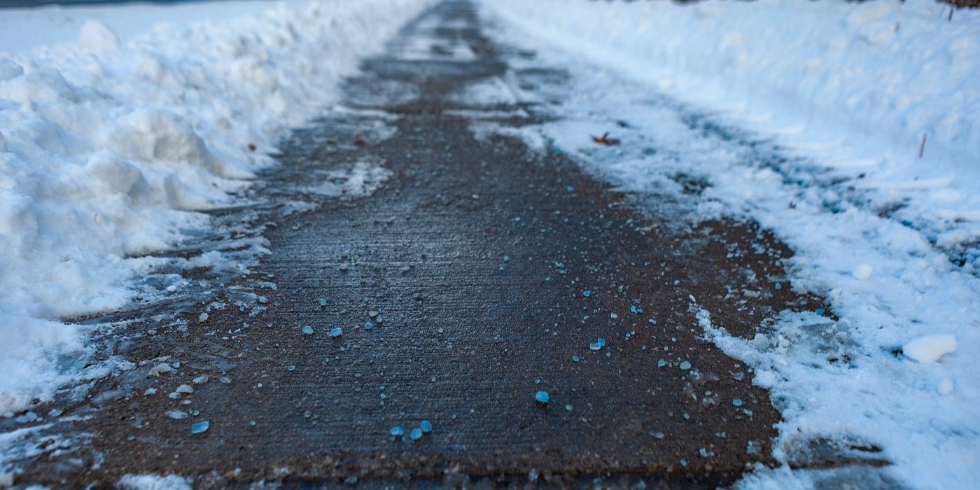 How to Use Epsom Salt to Melt Ice