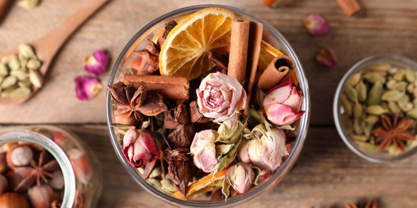 Transform Dried Flowers into Elegant Fall Potpourri Recipes