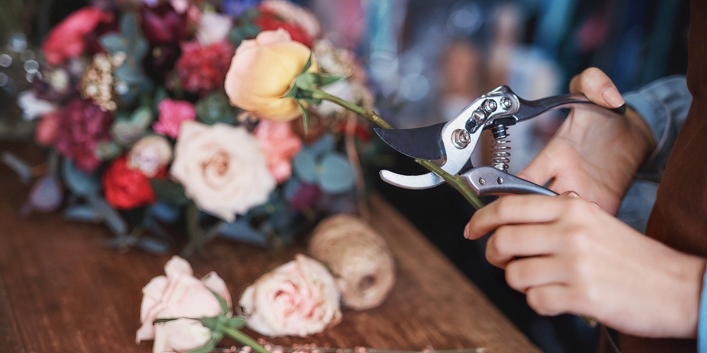 How to Make a Dress Using Fresh Flowers